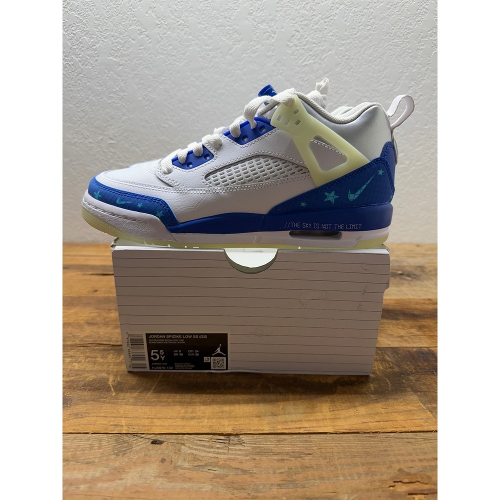 Jordan Spizike Low GS White Hyper Royal True Blue HJ5979-100 Glow in the Dark